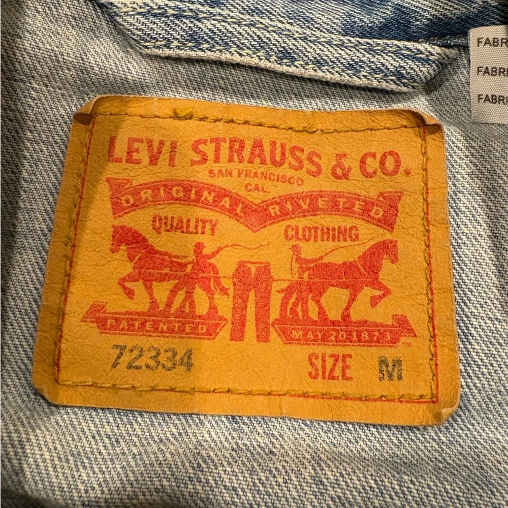 Levi's Light Wash Denim Jean Jacket M - Picture 5 of 8